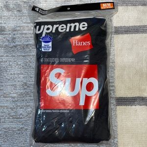 Supreme/hanes boxer briefs size medium. New